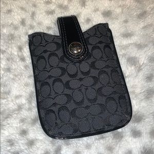 Black Old Coach Phone Holder